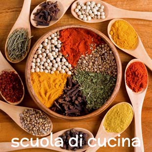 Per tutti gli appassionati di cucina abbiamo selezionato alcune ricette, tra quelle più tipiche, tradizionali e gustose della cucina marocchina. E per chi volesse approfondire, possiamo organizzare corsi sul posto; l'occasione per una vacanza eco-gastronomica in un paese straordinario.